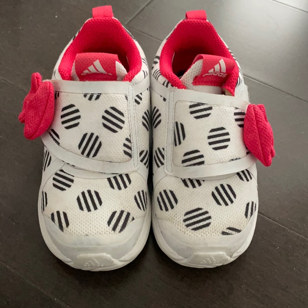 Adidas size 9 Minnie Mouse sneaker